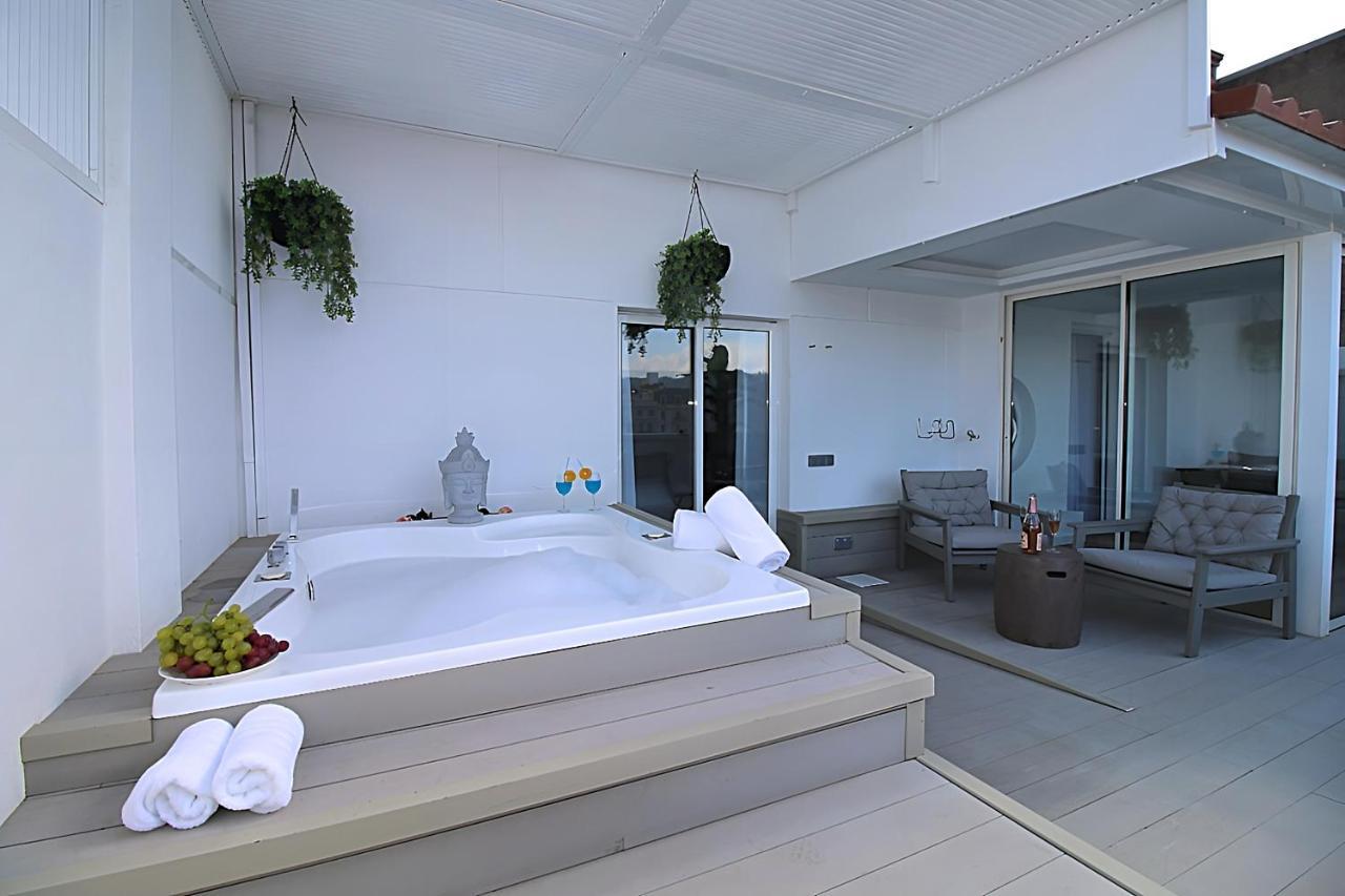 Appartamento Incredible Penthouse With Jacuzzi In The Center, Unique In The Area Barcellona Esterno foto