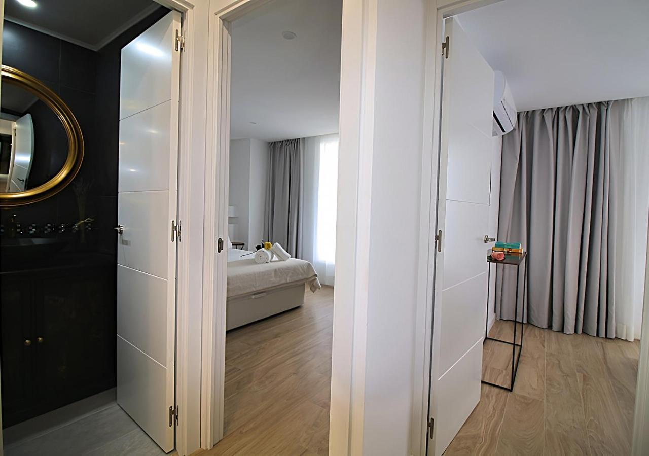 Appartamento Incredible Penthouse With Jacuzzi In The Center, Unique In The Area Barcellona Esterno foto